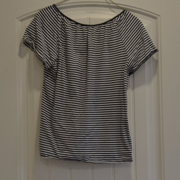 Joe Fresh Black and white t-shirt - Picture 2 of 3